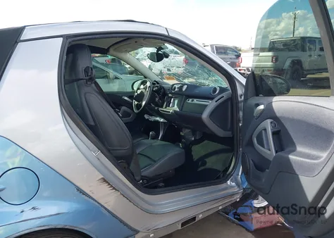 2013 Smart Fortwo Passion z USA, uszkodzony, nr VIN WMEEK3BA3DK640108